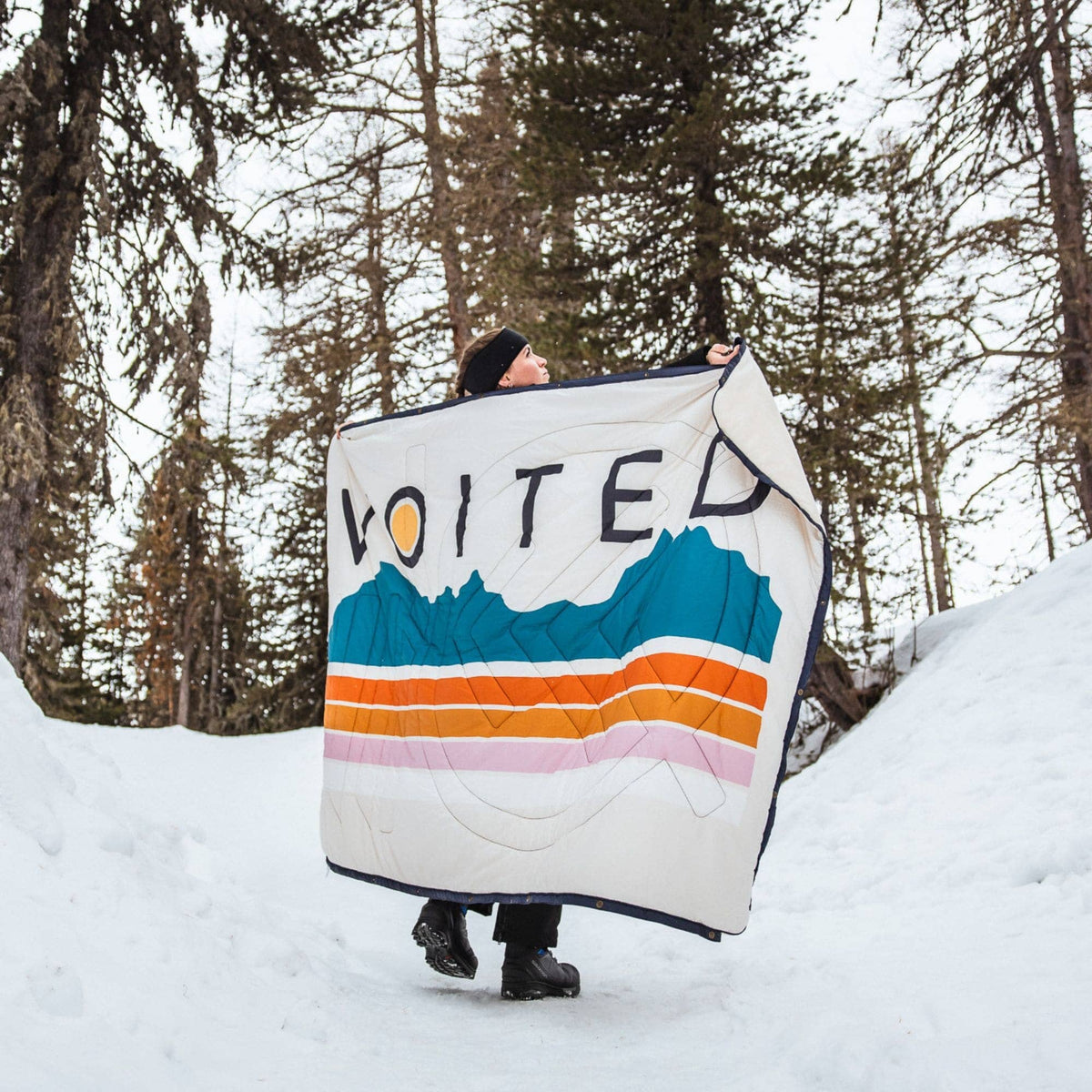 VOITED Fleece Outdoor Camping Blanket - Snowy Peak Blankets VOITED