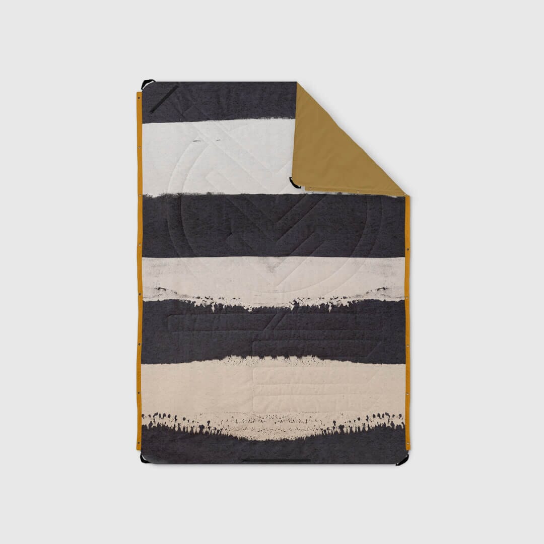 VOITED Compact Picnic & Beach Blanket - Safari Blankets VOITED