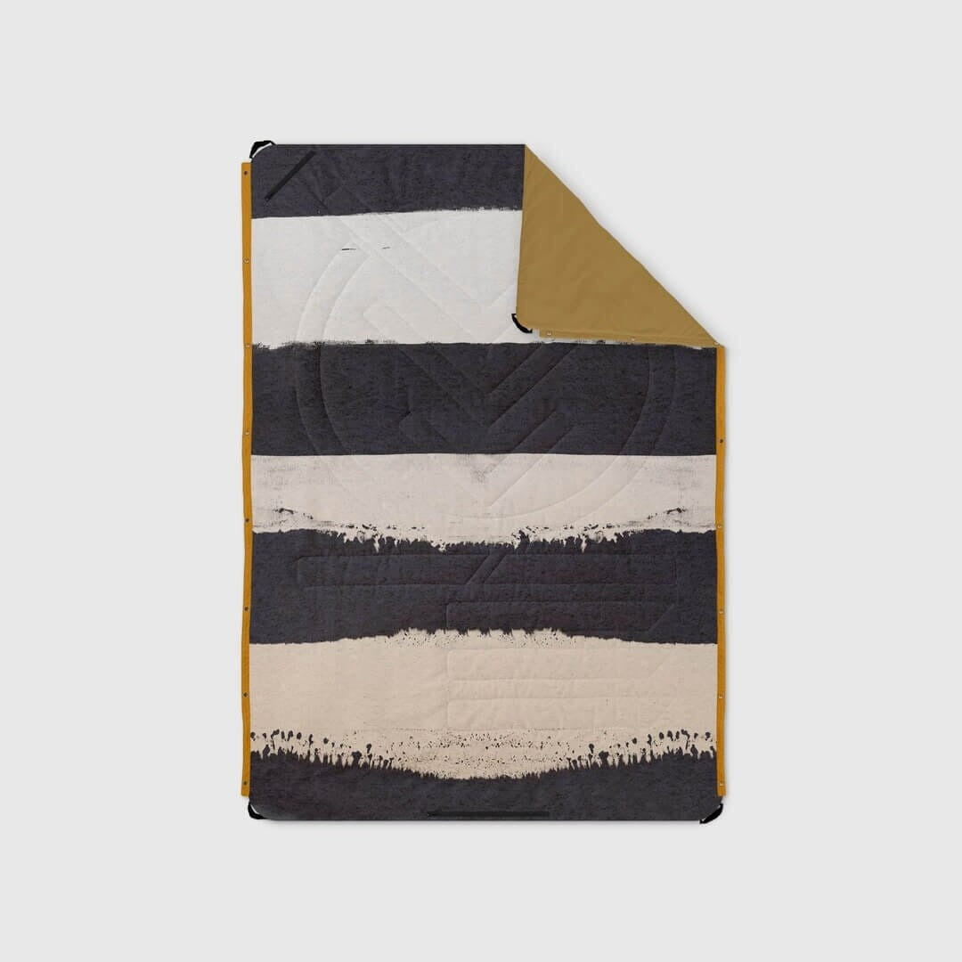 VOITED Compact Picnic & Beach Blanket - Safari Blankets VOITED