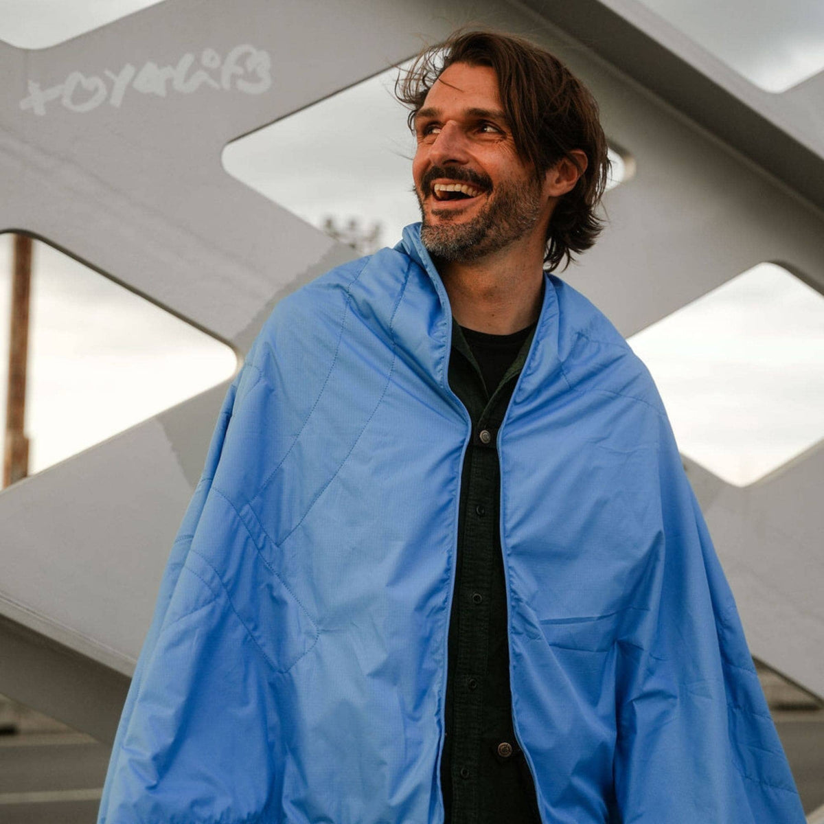 VOITED NeckPack Travel Blanket - Waterfall Blankets VOITED