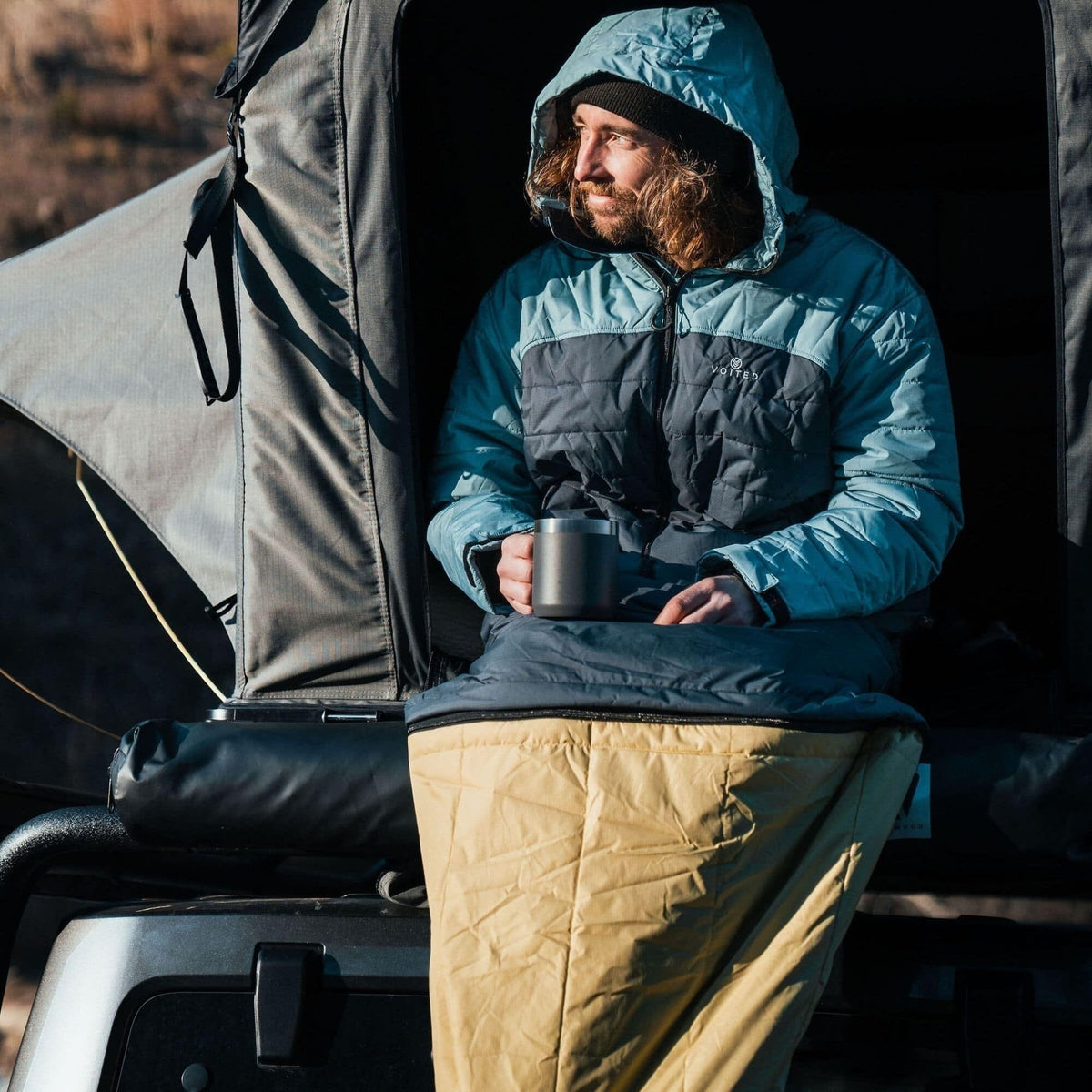VOITED Premium Slumber Jacket for Camping, Vanlife & Indoor - Arcticblue / Graphite / Dustysand Blankets VOITED