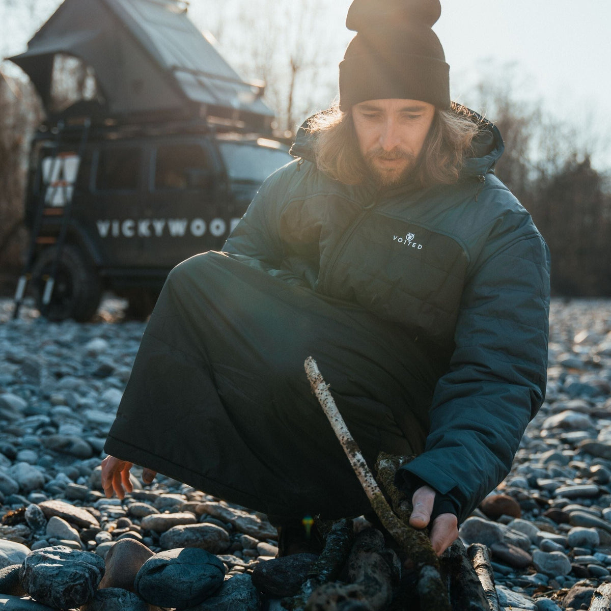 VOITED Premium Slumber Jacket for Camping, Vanlife & Indoor - Navy / Black / Navy Blankets VOITED