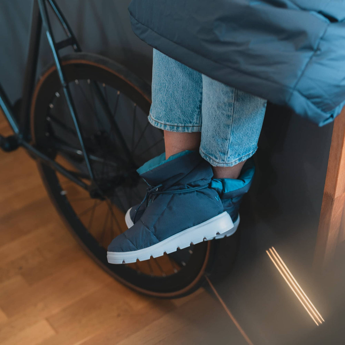 VOITED Cuddle Boot - Lightweight, Indoor/Outdoor Camping Boots - Graphite Footwear VOITED