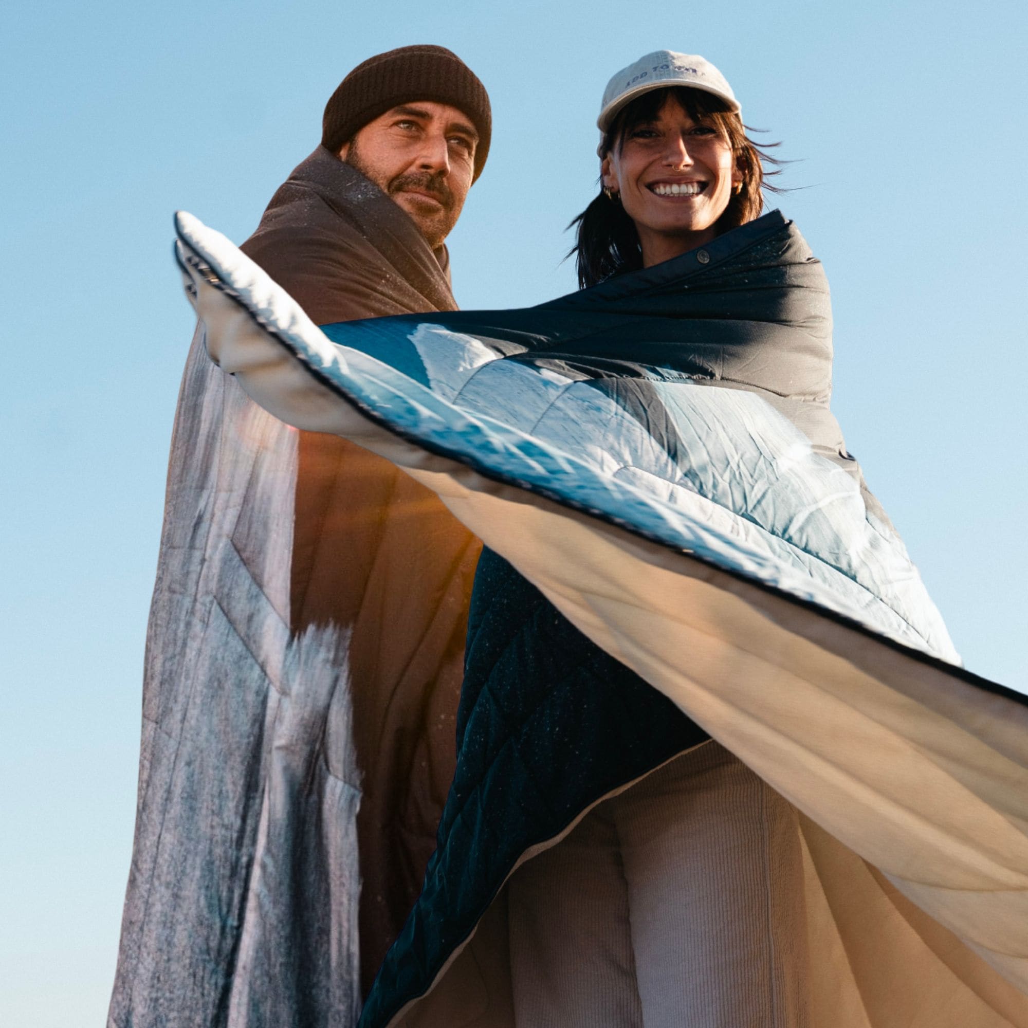 Discover VOITED 4-in-1 Camping Pillow Blankets – VOITED – VOITED EU