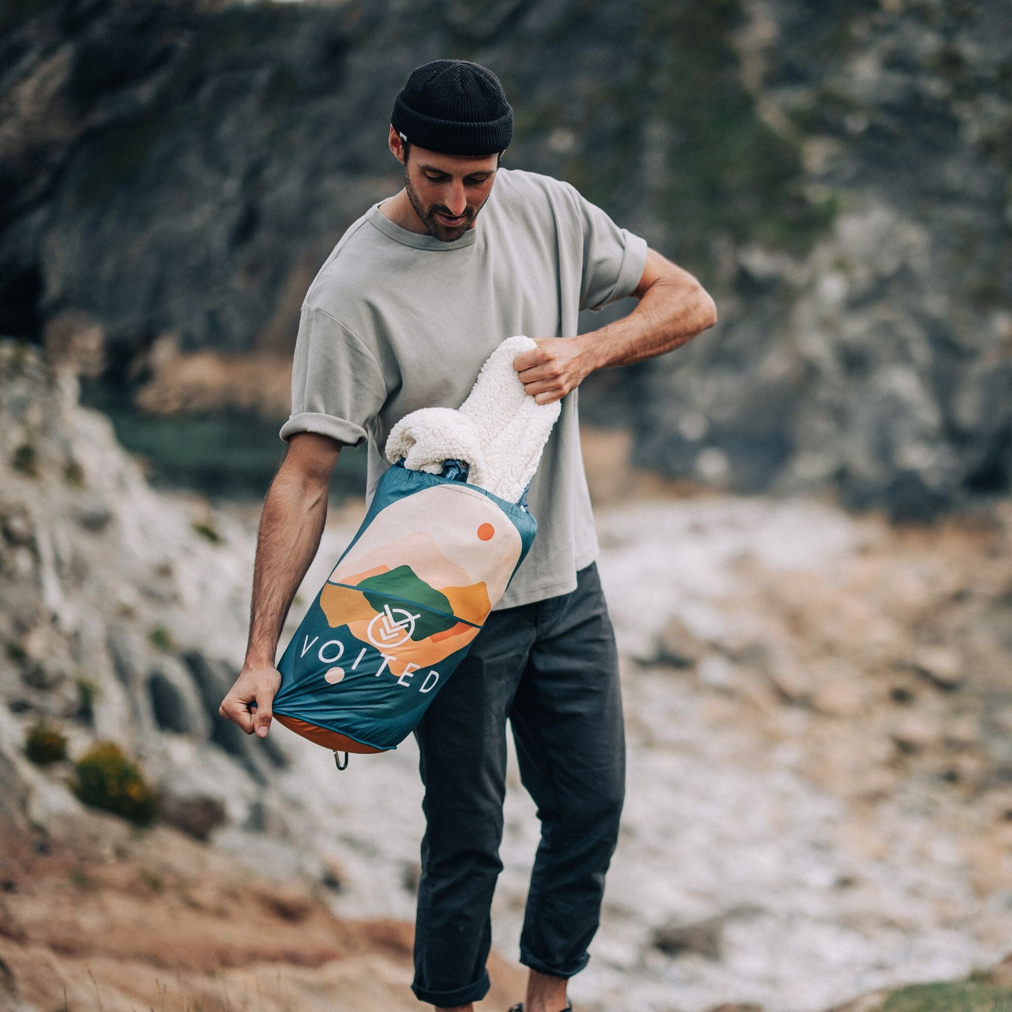 VOITED Stay cosy Anywhere: Versatile Warm Blankets - Day