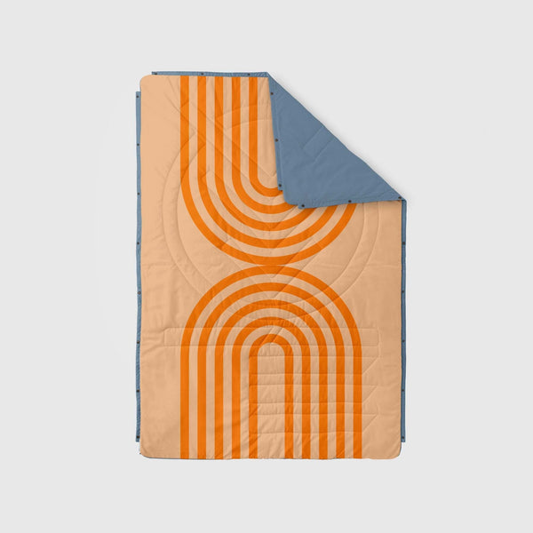 VOITED Insulated, Recycled & Versatile Outdoor Throw Blanket