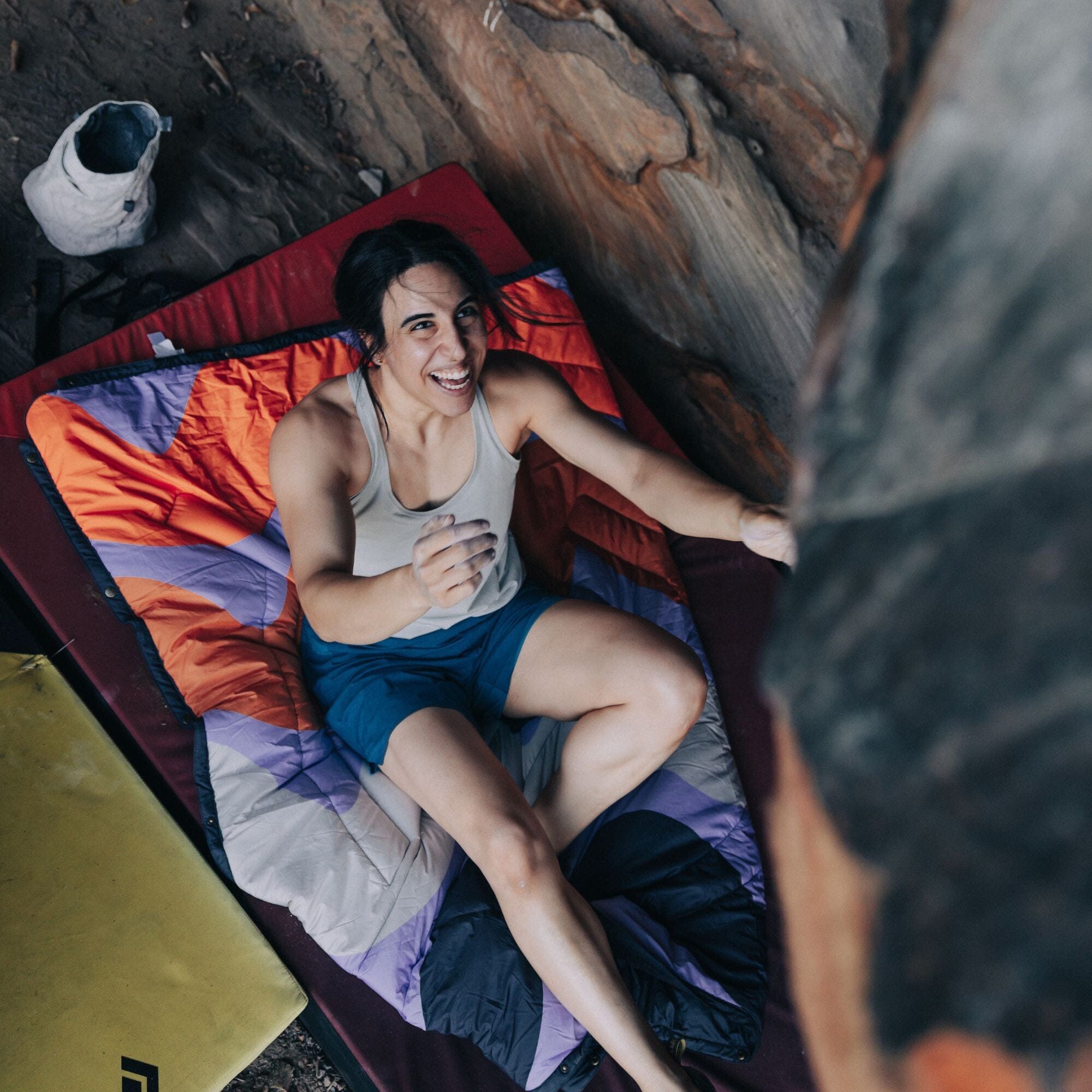 VOITED Insulated, Recycled & Versatile Outdoor Throw Blanket