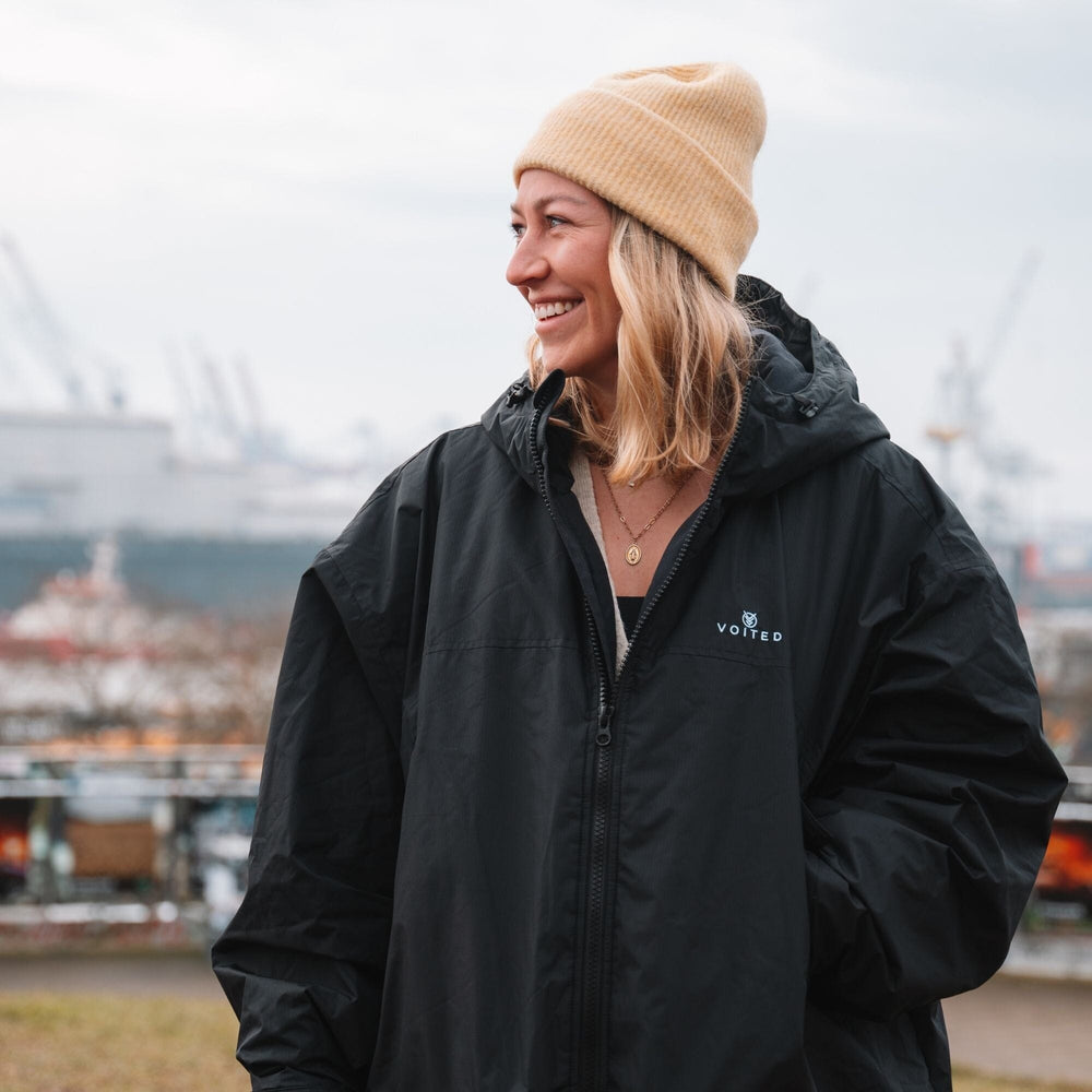 
VOITED 3e Édition Manteau de Changement Extérieur & Drycoat pour le surf, le camping, la vie en van et la nage en eau libre - Noir
