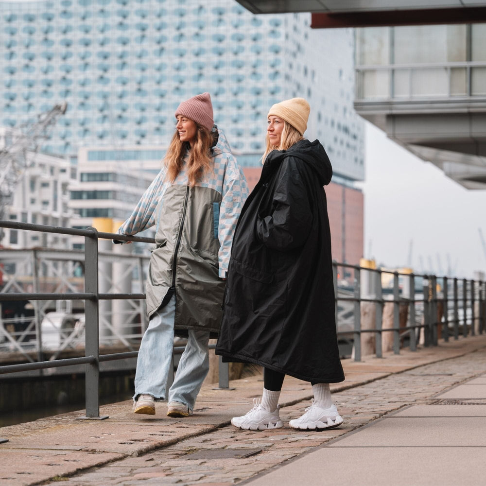 
VOITED 3e Édition Manteau de Changement Extérieur & Drycoat pour le surf, le camping, la vie en van et la nage en eau libre - Noir
