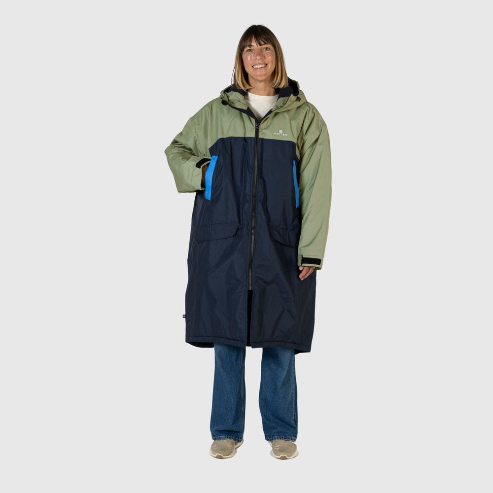 
VOITED 3e Édition Manteau de Changement Extérieur & Drycoat pour le Surf, le Camping, la Vie en Van & la Natation en Eau Libre - Bleu Océan/Olive

