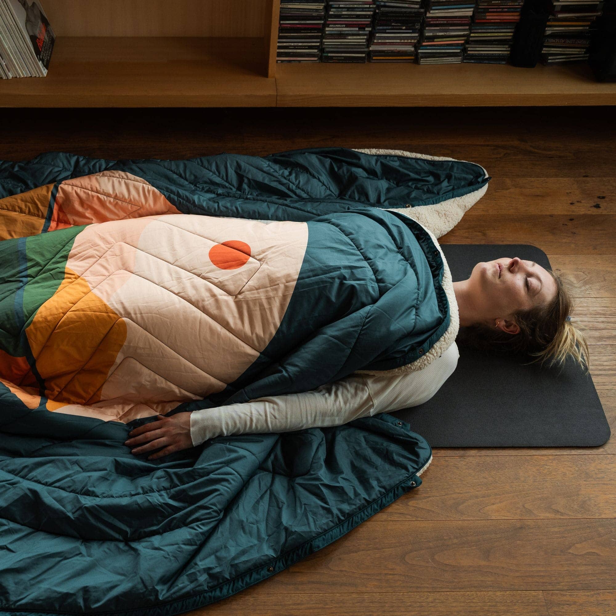 shota　VOITED CLOUD TOUCH  BLANKET VOITED Queen-Sized CloudTouch Blanket - Day & Night | Cosy