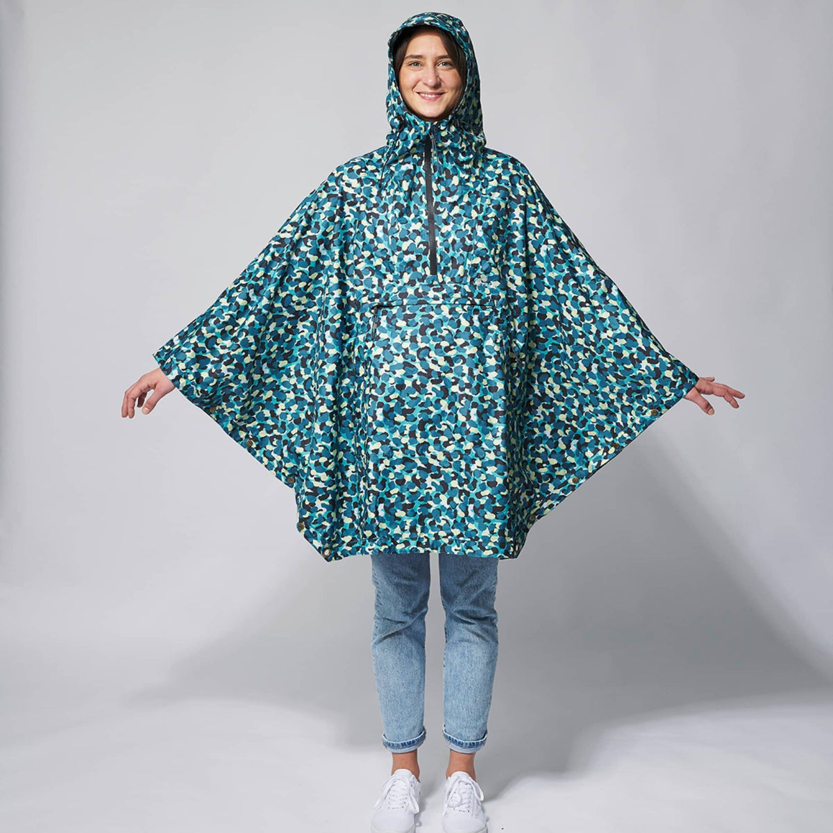 VOITED Rain Poncho - Water-Resistant & Packable - An Tracks Rainwear VOITED 